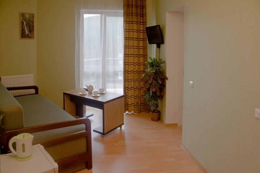 Pik Hotel Dragobrat Quarto foto